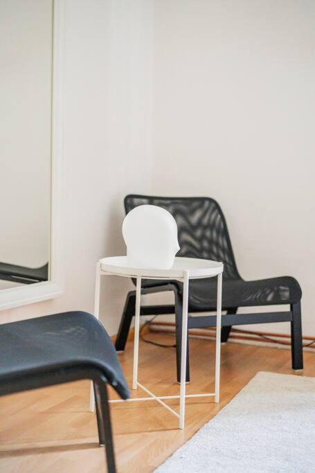 Zentrale Wohnung Fuer Entdecker Vienna Esterno foto